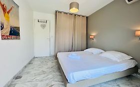 Le Pinede - Apt 4 Prs- Parking - Clim - 500M Plages