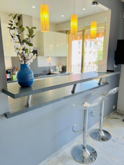 Le Pinede - Apt 4 Prs- Parking - Clim - 500M Plages Antibes Exterior foto